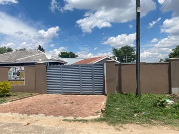 9 Bedroom House