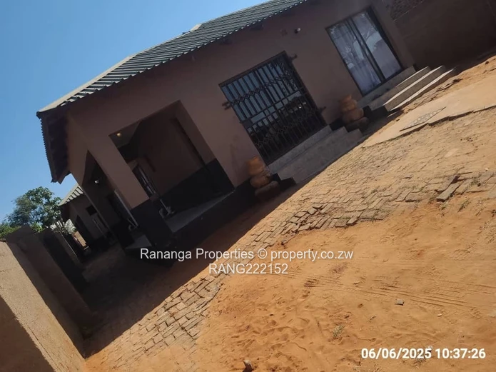Investment Opportunity in Victoria Falls. Just 1km from the Rainforest!