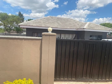 9 Bedroom House