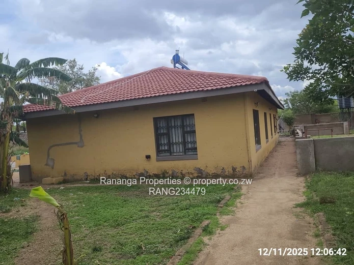 Richmond – Spacious Family Home on 1 Acre | $100,000